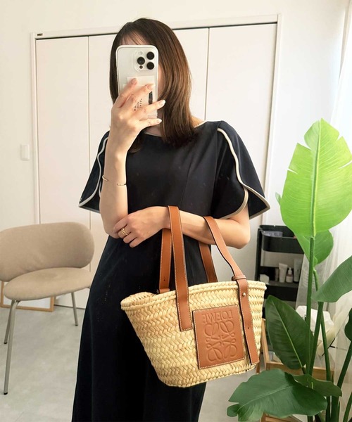 GeeRA（ジーラ）の「スリット入り配色フレアースリーブワンピース（ワンピース・レディース・ネイビー/ブラック・LARGE/X-LARGE/MEDIUM）」の17枚目の写真
