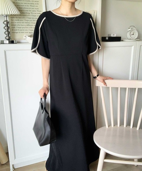 GeeRA（ジーラ）の「スリット入り配色フレアースリーブワンピース（ワンピース・レディース・ネイビー/ブラック・LARGE/X-LARGE/MEDIUM）」の21枚目の写真