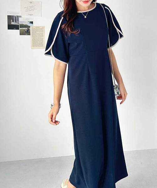 GeeRA（ジーラ）の「スリット入り配色フレアースリーブワンピース（ワンピース・レディース・ネイビー/ブラック・LARGE/X-LARGE/MEDIUM）」の16枚目の写真