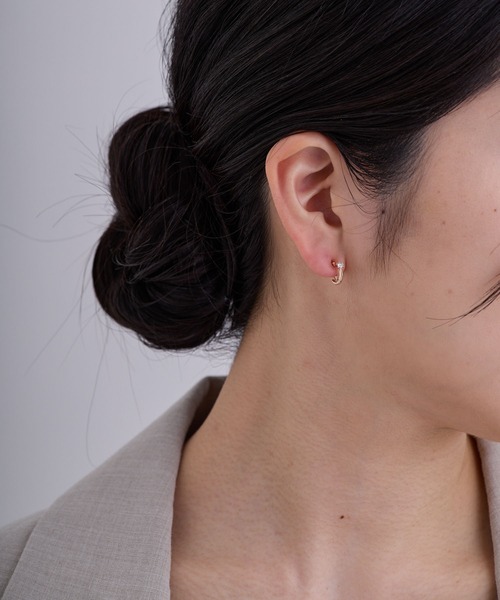CALIN STANDARD(カリンスタンダード)の「◆金属アレルギー対応◆◆made in japan◆【痛くない】【落ちにくい】【ストレスフリーな着け心地】フロントキュービックジルコニア ミニループフィットイヤリング(イヤリング・レディース・ゴールド/ピンクゴールド/シルバー・FREE)」の9枚目の写真