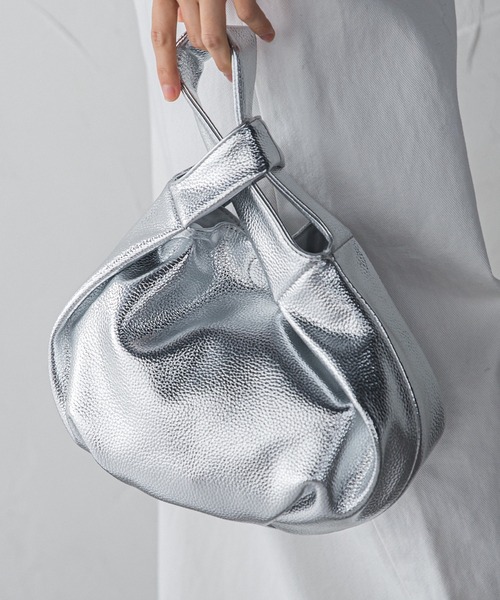 MAYSON GREY（メイソングレイ）の「ワンハンドルラウンドバッグ（ハンドバッグ・レディース・シルバー系その他/ホワイト・FREE）」の2枚目の写真