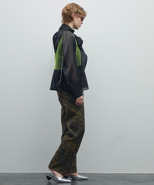 uyu.（ウユ）の「シルクタッチパフスリーブボウタイブラウス【uyu,/ウユ】（シャツ/ブラウス・レディース・ブラック/アイボリー・FREE）」の3枚目の写真