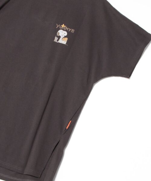 KRIFF MAYER Lady's Collection（クリフメイヤーレディースコレクション）の「【接触冷感・吸水速乾】スヌーピードルマンチュニック（Tシャツ/カットソー・レディース・レッド/カラフル/オフホワイト/ブルー/ブラック・MEDIUM/LARGE）」の15枚目の写真