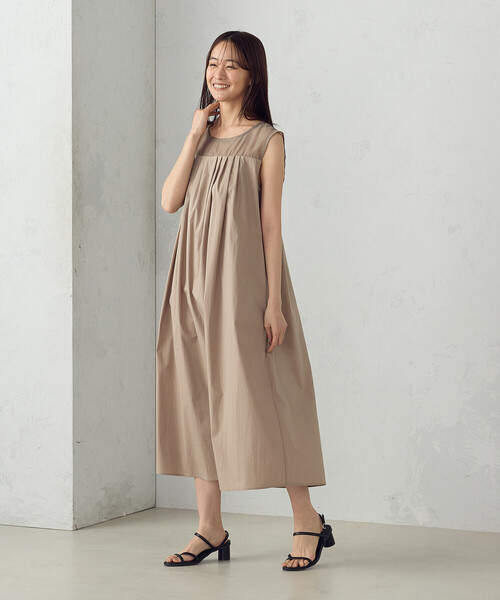 COMME CA ISM(コムサイズム)の「コットンナイロンストレッチタイプライター ノースリーブワンピース(ワンピース・レディース・ブラウン/ベージュ/ブラック・FREE)」の13枚目の写真