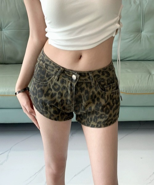AsRiRe(アスリレイ)の「レオパードミニパンツ(その他パンツ・レディース・ブラウン・S/M/L)」の7枚目の写真