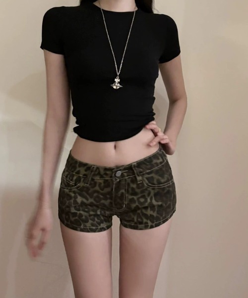 AsRiRe(アスリレイ)の「レオパードミニパンツ(その他パンツ・レディース・ブラウン・S/M/L)」の5枚目の写真