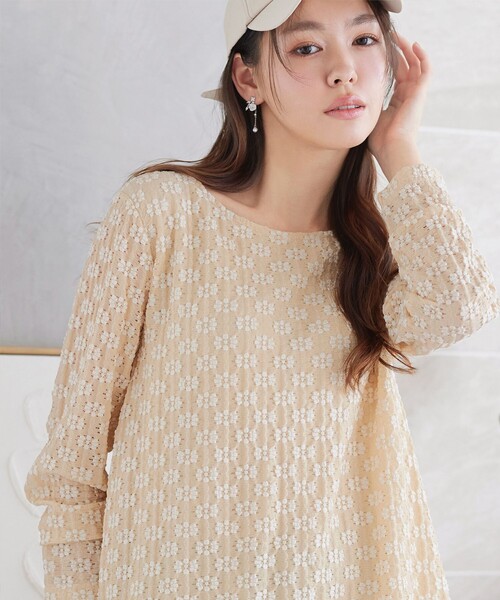 Tiaclasse(ティアクラッセ)の「花柄カットレースフレアトップス(Tシャツ/カットソー・レディース・ブラック系/ブラック/オフホワイト/ベージュ系・XL/XXL)」の13枚目の写真