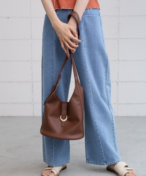 Bab（バブ）の「ポーチ付きサイドベルトバッグ（ショルダーバッグ・レディース・ブラック/ブラウン/ベージュ・ONESIZE）」の8枚目の写真