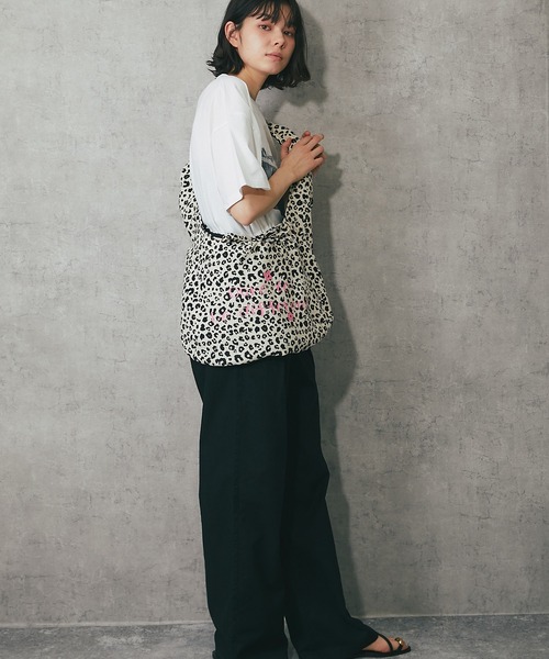 ANOTHER S（アナザーエス）の「ヒョウ柄レオパード柄 トートショルダーバッグ大容量（ショルダーバッグ・レディース・ホワイト/ベージュ・FREE）」の5枚目の写真