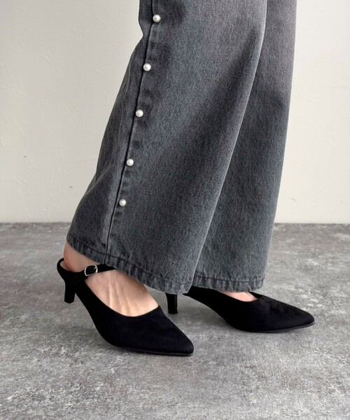 fredy emue（フレディエミュ）の「【販売後5分で完売！/haruセレクト】フェイクスエードアンクルベルトヒール（パンプス・レディース・ブラック・M/L/S）」の8枚目の写真