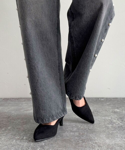 fredy emue（フレディエミュ）の「【販売後5分で完売！/haruセレクト】フェイクスエードアンクルベルトヒール（パンプス・レディース・ブラック・M/L/S）」の10枚目の写真