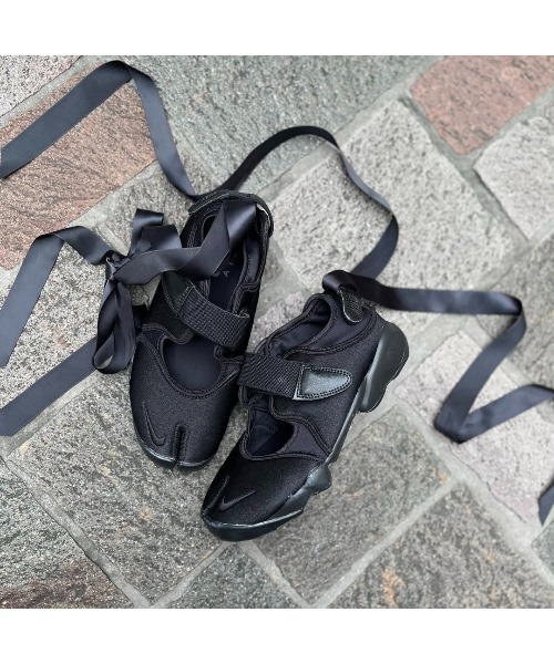【新品タグ付き】NIKE ナイキ　W AIR RIFT SE エアリフト リボン 9月25日発売｜Nike Air Rift Premium Ribbons W の定価・抽選