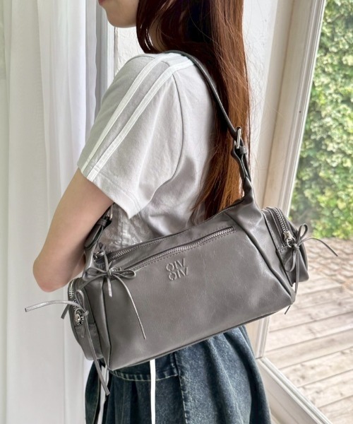 OLIVE des OLIVE（オリーブデオリーブ）の「【デイリー使いにも◎】リボンホーボーバッグ（ショルダーバッグ・レディース・アイボリー/グレー/ダークブラウン・FREE）」の3枚目の写真