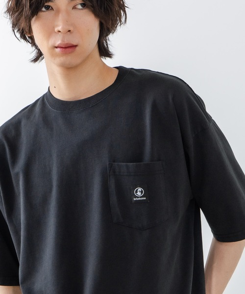 brknhome(ブロークンホーム)の「【brknhome/ブロークンホーム】クルーネックポケット付Tシャツ オーバーサイズ(Tシャツ/カットソー・メンズ・ホワイト/ブラック・MEDIUM/LARGE)」の2枚目の写真