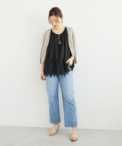 le.coeur blanc（ルクールブラン）の「Fanaka裾レースノースリーブ（シャツ/ブラウス・レディース・オフホワイト/ブラック・38）」の14枚目の写真