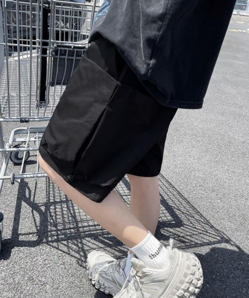 MGV(エムジーヴィー)の「ビッグポケットナイロンハーフパンツ(その他パンツ・メンズ・ブラック/グリーン・MEDIUM/LARGE/X-LARGE)」の1枚目の写真