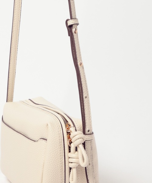 BAYFLOW（ベイフロー）の「[収納力抜群]軽量ウォレットショルダー（ショルダーバッグ・レディース・アイボリー/ブラック/シルバー・FREE）」の18枚目の写真