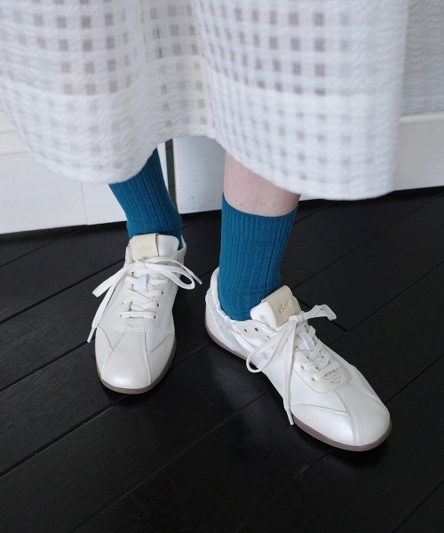 clor(クロル)の「SCRUNCH LACE UP FLAT SNEAKERS(スニーカー・レディース・ブラウン/ベージュ/グレー/ブラック/ピンク/クリーム・23.0cm/23.5cm/24.0cm/24.5cm/25.0cm/25.5cm)」の5枚目の写真