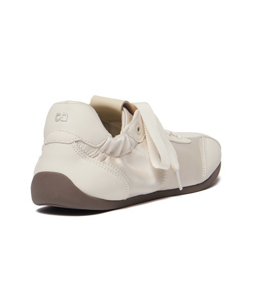 【FORMEL CAMELE】Clala Shirring Sneakers★韓国人気★追跡付 SCRUNCH LACE UP FLAT SNEAKERS（スニーカー）｜clor（クロル