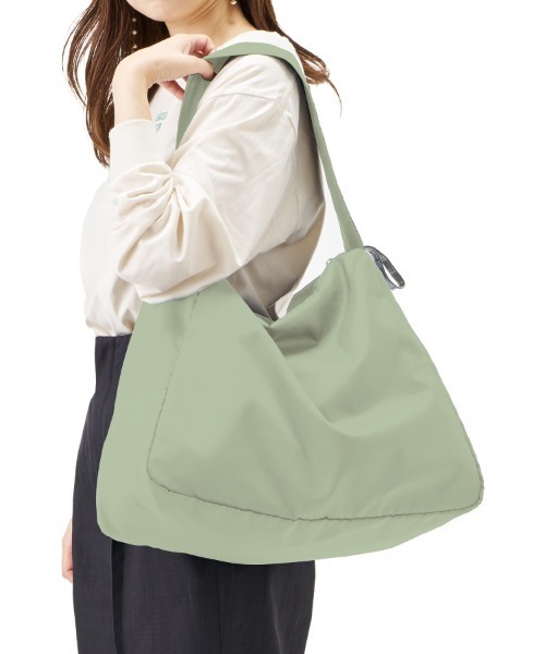 MOTTERU(モッテル)の「MOTTERU クルリト コンパクトクーラーショルダーバッグ(クラッチバッグ・レディース・ベージュ/パープル/グリーン系その他/ネイビー・FREE)」の6枚目の写真