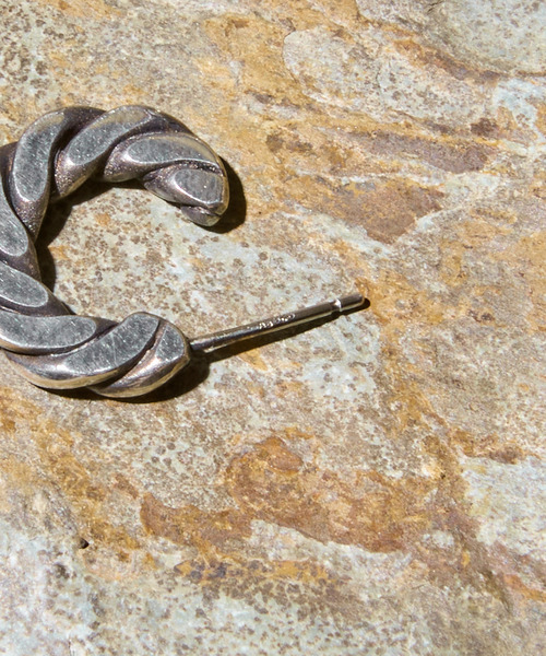 HARIM（ハリム）の「HARIM ハリム / PRESS PIERCE 2 シルバー925プレスピアス オキシデーション 片耳用 / HRA062 SINGLE OX（ピアス（片耳用）・メンズ・シルバー・FREE）」の6枚目の写真