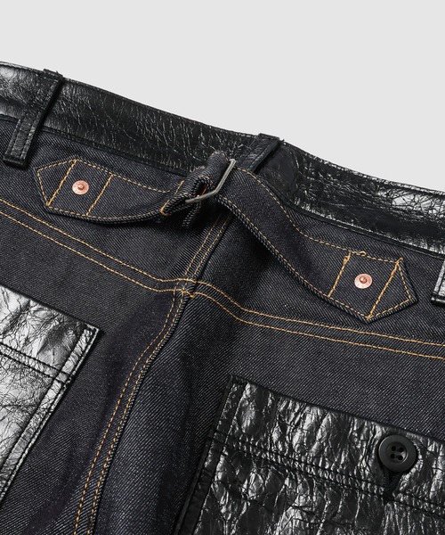 JUNYA WATANABE MAN（ジュンヤワタナベマン）の「「Levi's」W-NAME  LEATHER PATCH DENIM PANTS（デニムパンツ・メンズ・インディゴブルー・M/S/XS）」の6枚目の写真