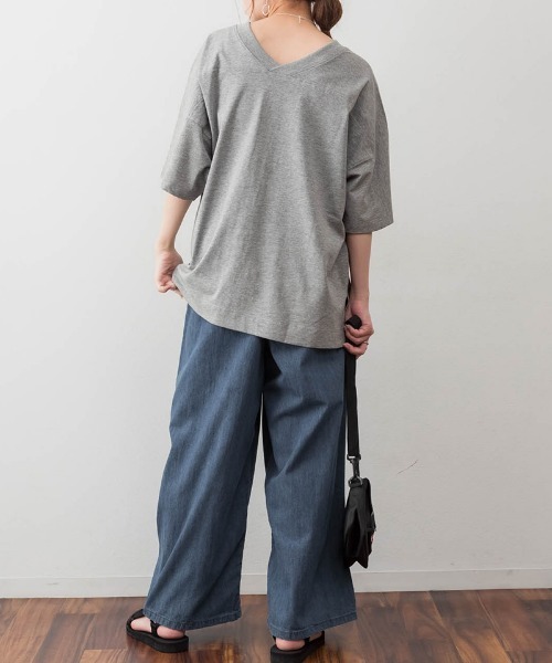 RCD（アールシーディー）の「前後2WAYビックシルエットTシャツ（Tシャツ/カットソー・レディース・オフホワイト/ブラック/杢グレー/グレイッシュベージュ・LL～3L/M-L/4L～5L）」の22枚目の写真