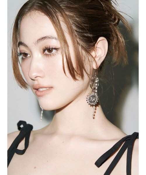 EVRIS（エヴリス）の「BALL CHAIN SUNNY ピアス（ピアス（両耳用）・レディース・ゴールド/シルバー・FREE）」の3枚目の写真