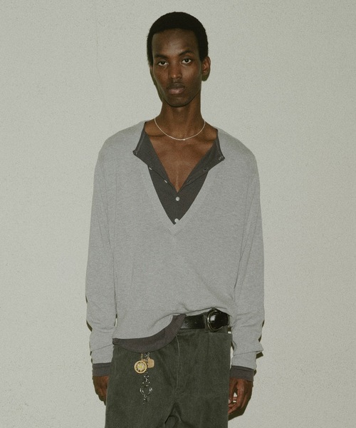 Jieda（ジエダ）の「COTTON SILK V NECK KNIT（ニット/セーター・メンズ・ブラック/ライトグレー/ブラウン/ダークグレー・1/2）」の2枚目の写真