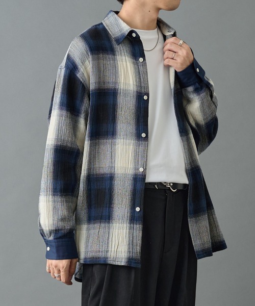 COLONY 2139（コロニートゥーワンスリーナイン）の「シアーオンブレチェック長袖シャツ（シャツ/ブラウス・メンズ・ブラック/ブルー・MEDIUM/LARGE）」の2枚目の写真