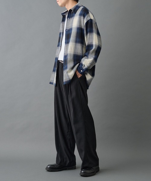 COLONY 2139（コロニートゥーワンスリーナイン）の「シアーオンブレチェック長袖シャツ（シャツ/ブラウス・メンズ・ブラック/ブルー・MEDIUM/LARGE）」の8枚目の写真