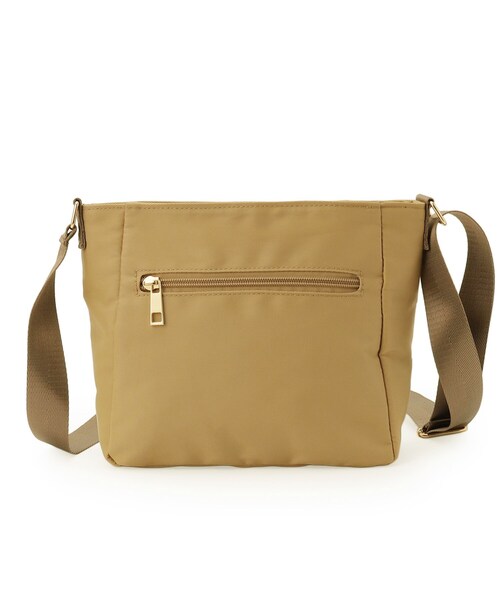 SHOO・LA・RUE(シューラルー)の「【撥水】フロントファスナーポケットショルダー(ショルダーバッグ・レディース・キャメル/ブラック/ナチュラル・00)」の14枚目の写真