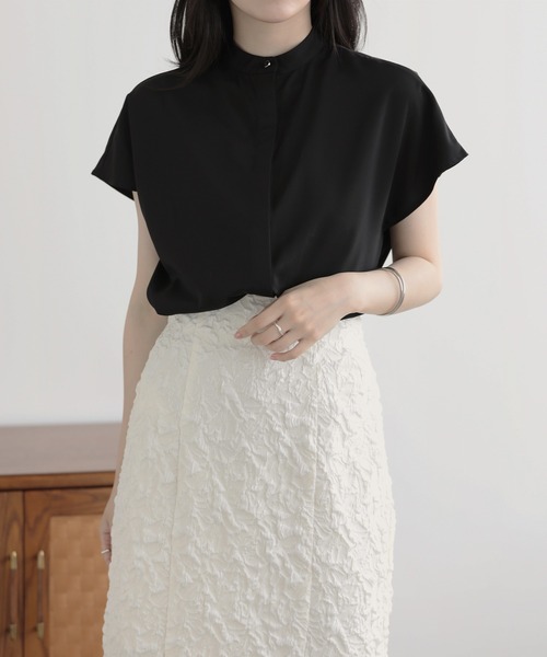 nouvellemoi（ヌーベルモイ）の「比翼フレンチスリーブバンドカラーシャツ（Tシャツ/カットソー・レディース・ブラック/グレイッシュベージュ/ベージュ/アイボリー・S/M/L）」の9枚目の写真