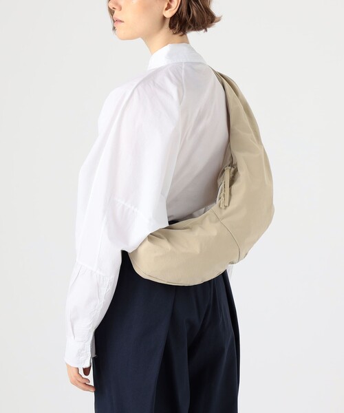 Gabriela Coll Garments(ガブリエラコールガーメンツ)の「GABRIELA COLL GARMENTS NO.297 S CROSSED BAG(ショルダーバッグ・レディース・ベージュ/ブラック・FREE)」の3枚目の写真