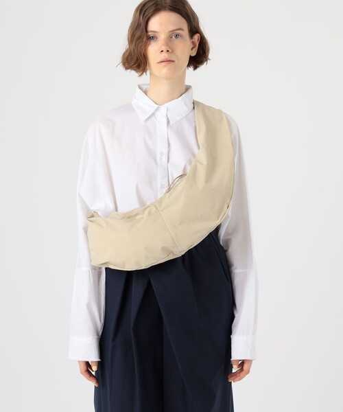 Gabriela Coll Garments(ガブリエラコールガーメンツ)の「GABRIELA COLL GARMENTS NO.297 S CROSSED BAG(ショルダーバッグ・レディース・ベージュ/ブラック・FREE)」の4枚目の写真