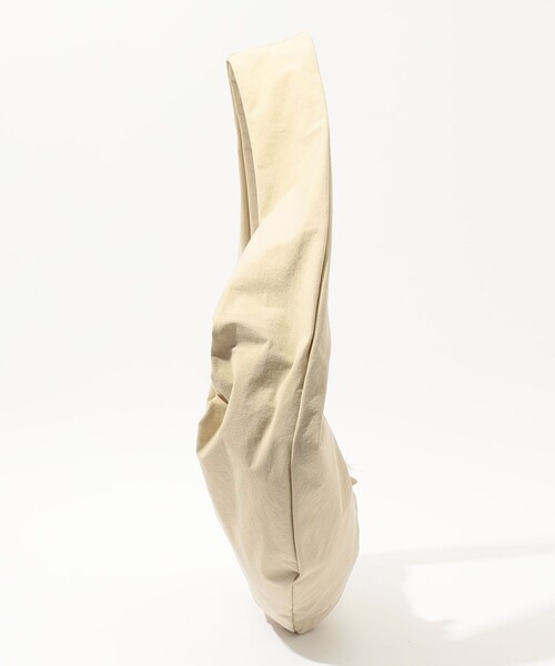 Gabriela Coll Garments(ガブリエラコールガーメンツ)の「GABRIELA COLL GARMENTS NO.297 S CROSSED BAG(ショルダーバッグ・レディース・ベージュ/ブラック・FREE)」の5枚目の写真