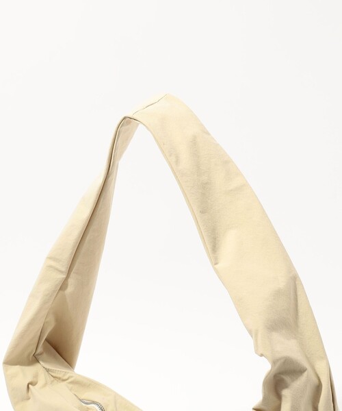 Gabriela Coll Garments(ガブリエラコールガーメンツ)の「GABRIELA COLL GARMENTS NO.297 S CROSSED BAG(ショルダーバッグ・レディース・ベージュ/ブラック・FREE)」の8枚目の写真