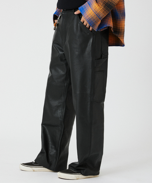 JOURNAL STANDARD relume（ジャーナルスタンダード　レリューム）の「ゴートレザー ペインターパンツ（その他パンツ・メンズ・ブラック・LARGE/MEDIUM/SMALL）」の17枚目の写真