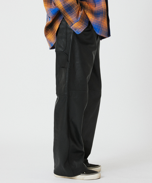 JOURNAL STANDARD relume（ジャーナルスタンダード　レリューム）の「ゴートレザー ペインターパンツ（その他パンツ・メンズ・ブラック・LARGE/MEDIUM/SMALL）」の18枚目の写真
