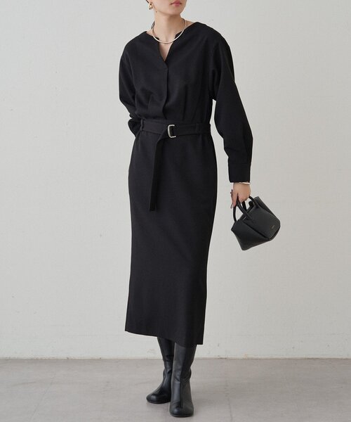 LOUNGEDRESS（ラウンジドレス）の「タックVベルトワンピース（ワンピース・レディース・モカ/ブラック・FREE）」の2枚目の写真
