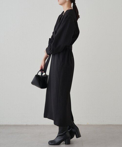 LOUNGEDRESS（ラウンジドレス）の「タックVベルトワンピース（ワンピース・レディース・モカ/ブラック・FREE）」の8枚目の写真