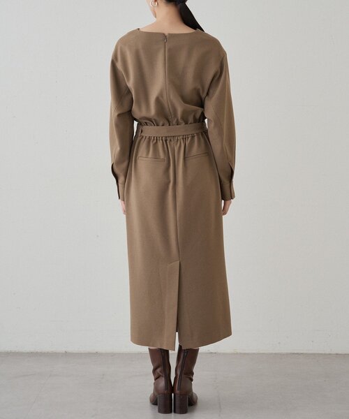 LOUNGEDRESS（ラウンジドレス）の「タックVベルトワンピース（ワンピース・レディース・モカ/ブラック・FREE）」の18枚目の写真