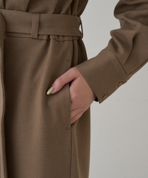 LOUNGEDRESS（ラウンジドレス）の「タックVベルトワンピース（ワンピース・レディース・モカ/ブラック・FREE）」の14枚目の写真