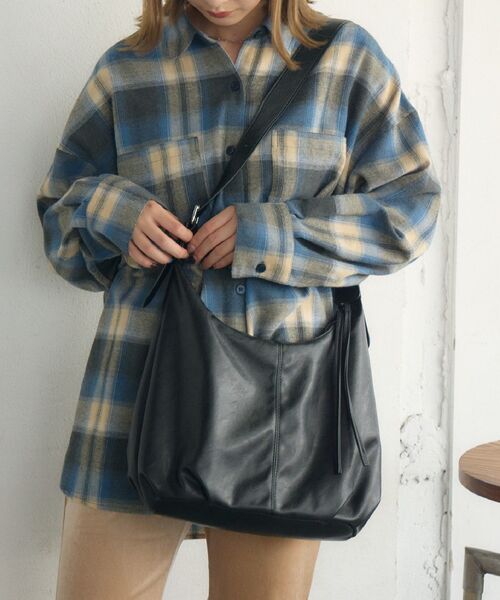 RETRO GIRL（レトロガール）の「BIGショルダーバッグ（ショルダーバッグ・レディース・ブラウン/ブラック・ONE SIZE）」の12枚目の写真