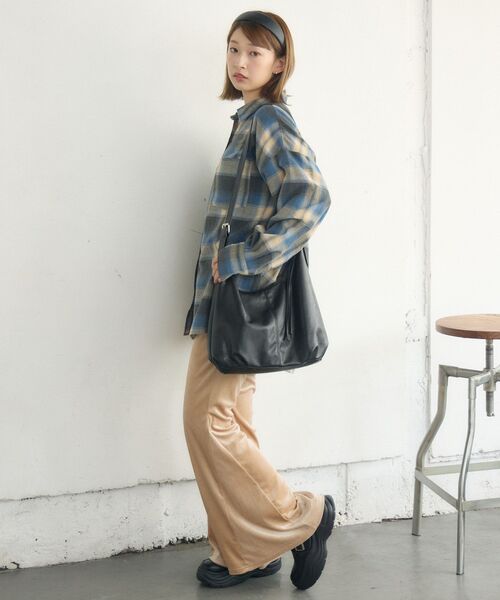 RETRO GIRL（レトロガール）の「BIGショルダーバッグ（ショルダーバッグ・レディース・ブラウン/ブラック・ONE SIZE）」の13枚目の写真