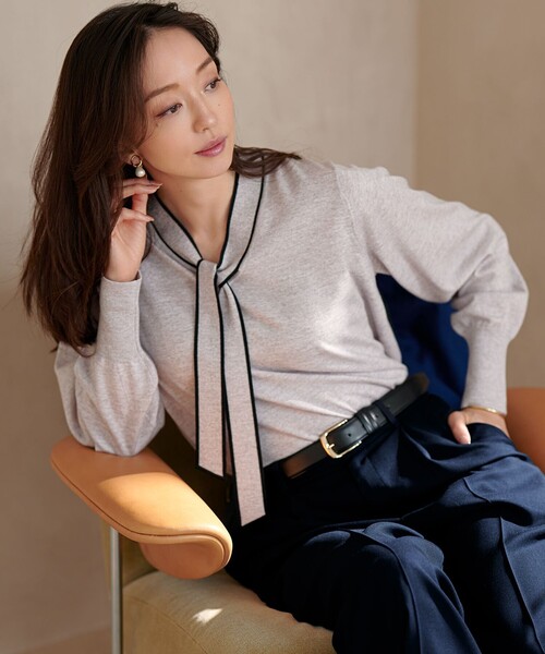 23区 L(ニジュウサンクオオキイサイズ)の「【洗える】ウーステッドウール ボウタイ ニット(ニット/セーター・レディース・グレー系/ネイビー系/ベージュ系/ブラック系・44/46/48)」の3枚目の写真