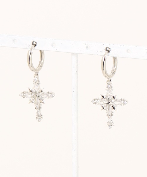 apres jour mignon(アプレジュールミニョン)の「【apresjour mignon×ARIAZ】クロスモチーフシルバーピアス(ピアス(両耳用)・レディース・シルバー・ONESIZE)」の4枚目の写真