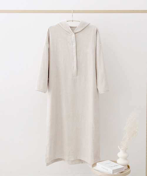 tu-hacci（ツーハッチ）の「湯上がりタオルワンピース（ガウン/バスローブ・レディース・アイボリー/モーブ系/チャコールグレー・F）」の22枚目の写真