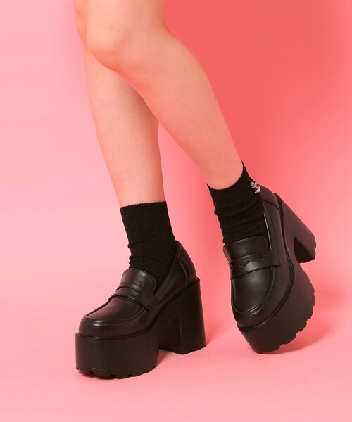 cs T&P(シーエスティーアンドピー)の「厚底ローファーパンプス(パンプス・レディース・ブラック系1/ブラック・S/M/L/LL)」の1枚目の写真