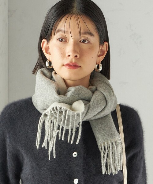 SHIPS（シップス）の「カシミヤ リバーシブル マフラー（マフラー・レディース・オフホワイト/ダークグレー/ライトグレー/ベージュ系/ピンク/ライトブルー・ONE SIZE）」の19枚目の写真